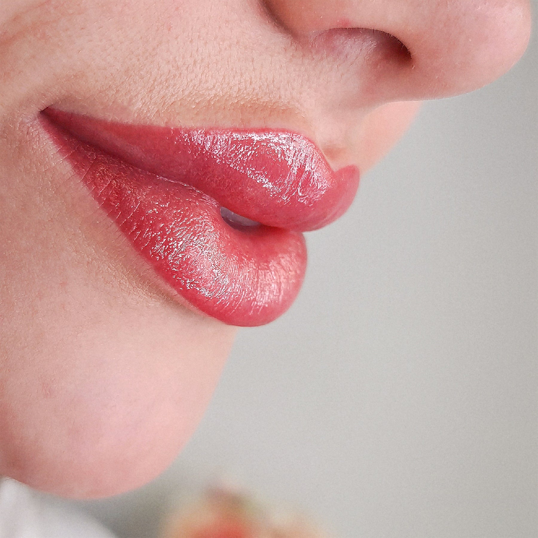 Lip Blushing: Airbrushed Aquarelle Lips by Ramona Krusinskiene